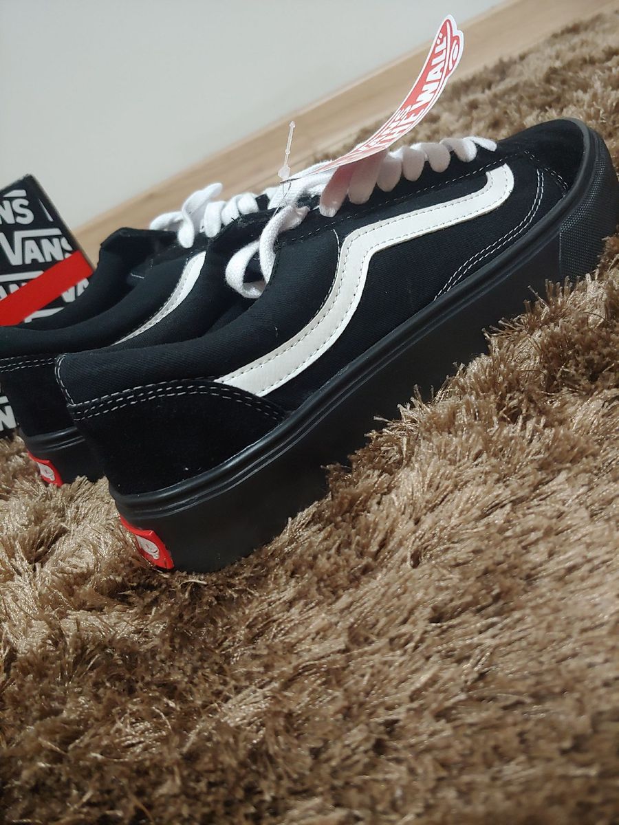 vans all black com branco