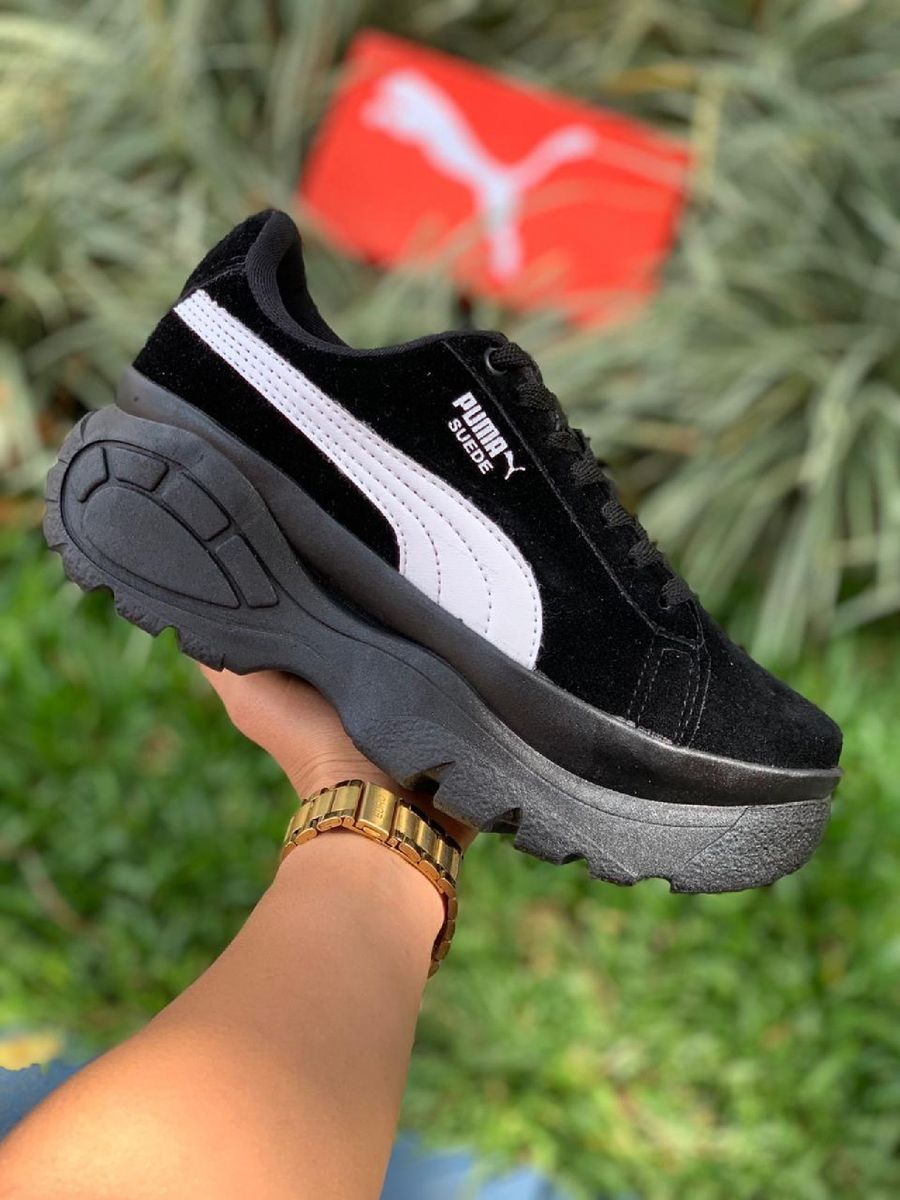 tênis feminino com solado alto