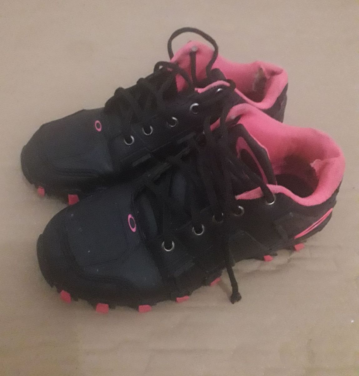 tênis da oakley rosa