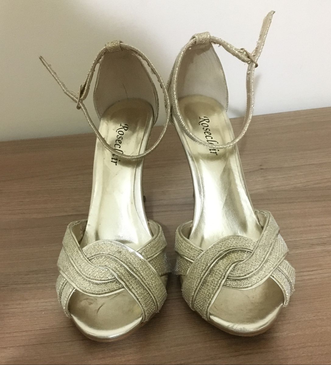 sandalias douradas para casamento