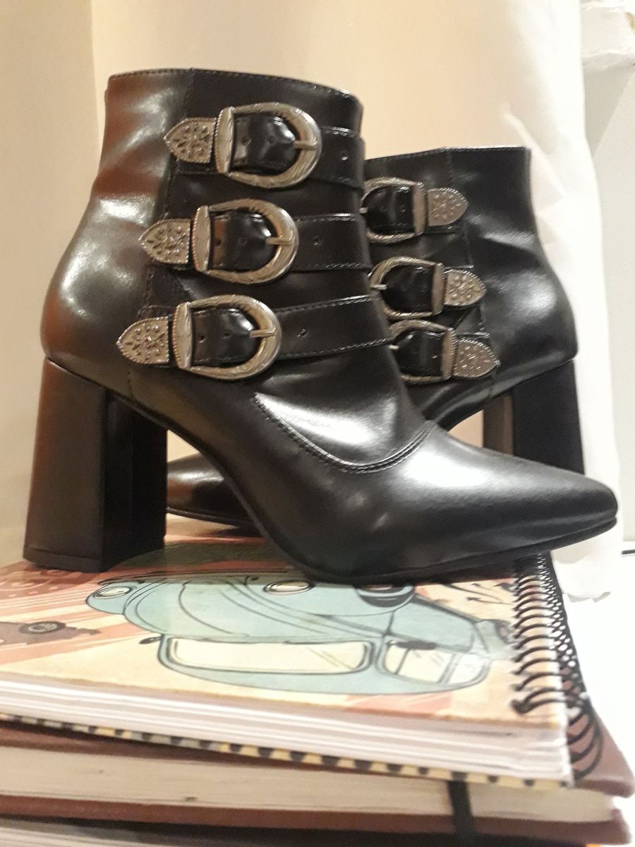 bota cano alto constance