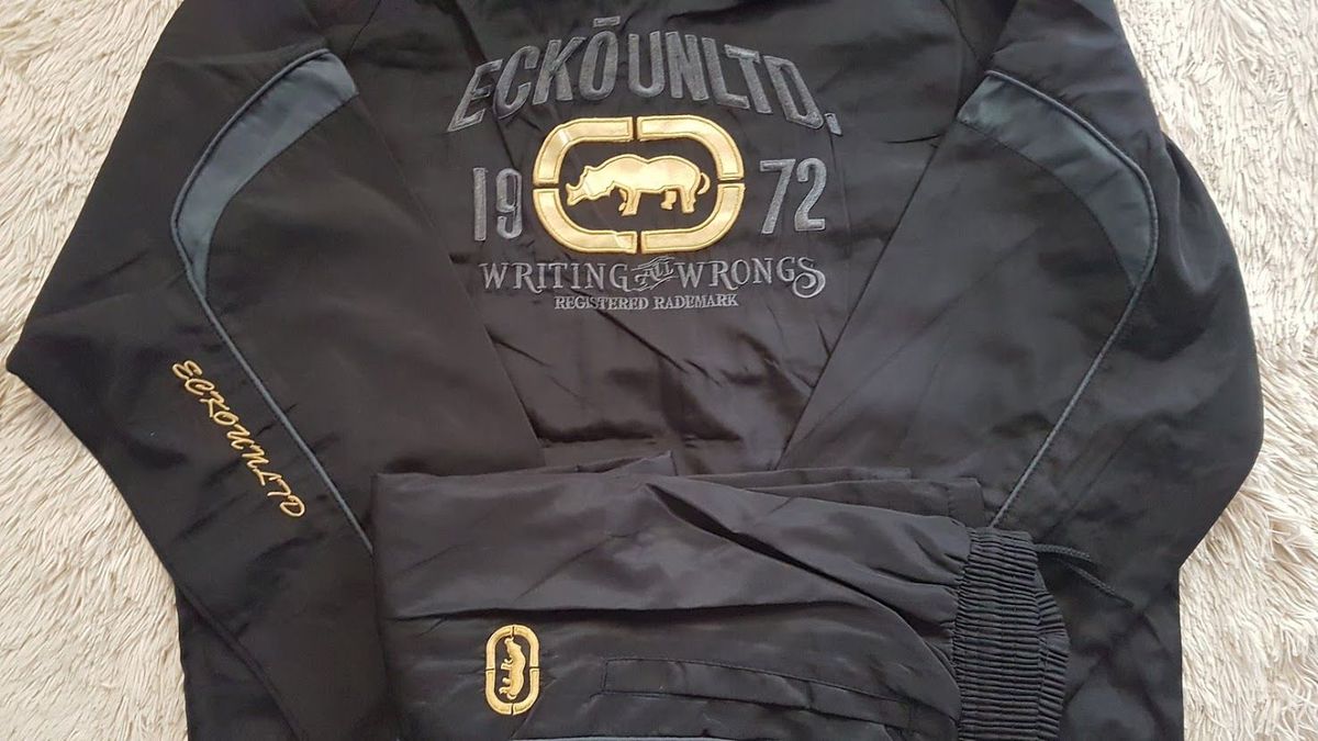 adidas preto com dourado