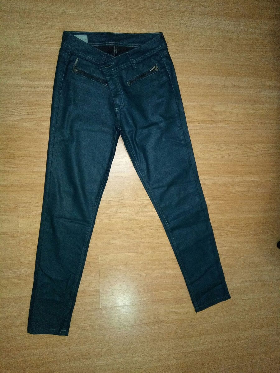calça jeans verde escuro feminina