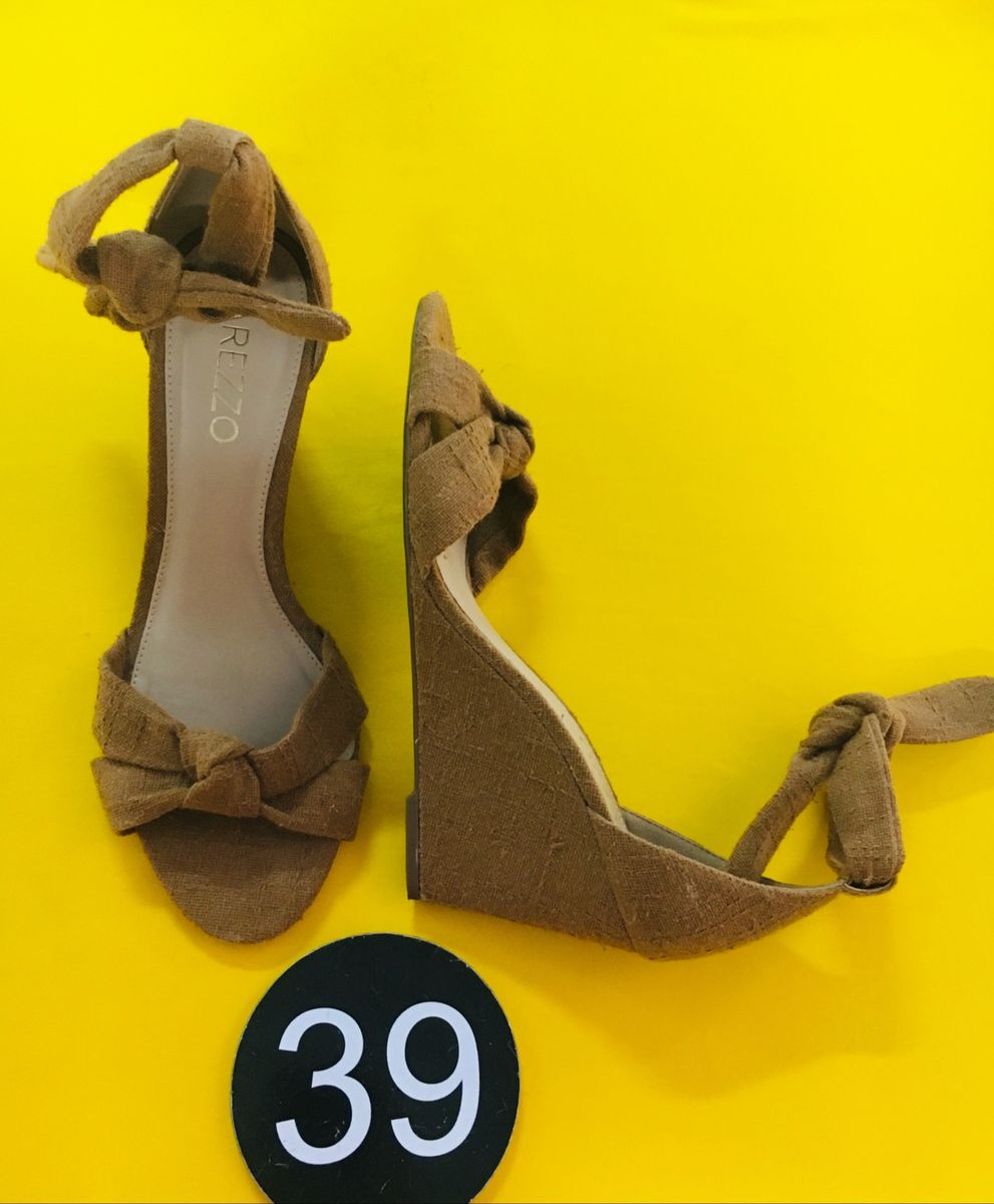 sandalia arezzo marrom