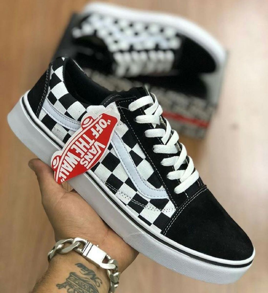 vans quadriculado preto e branco