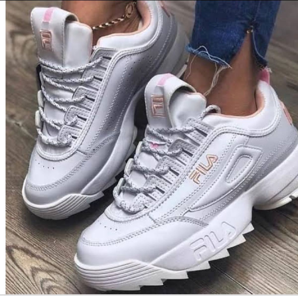 tenis da fila branco e rosa