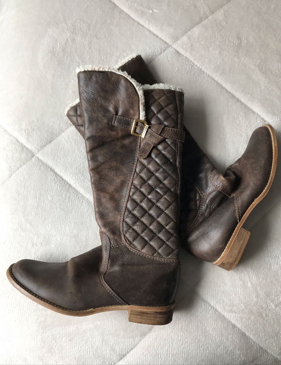 bota colcci cano alto