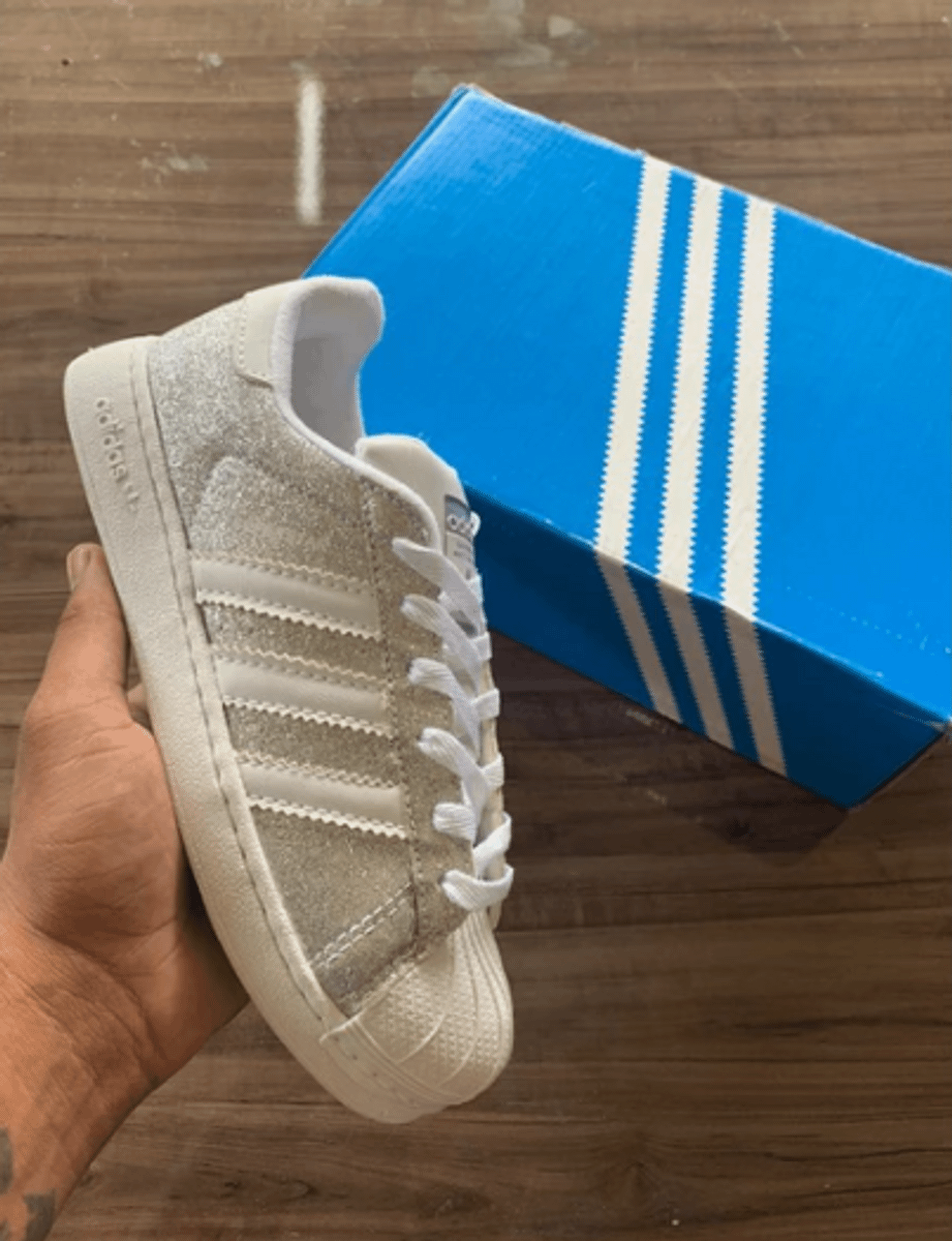 tenis adidas superstar com glitter