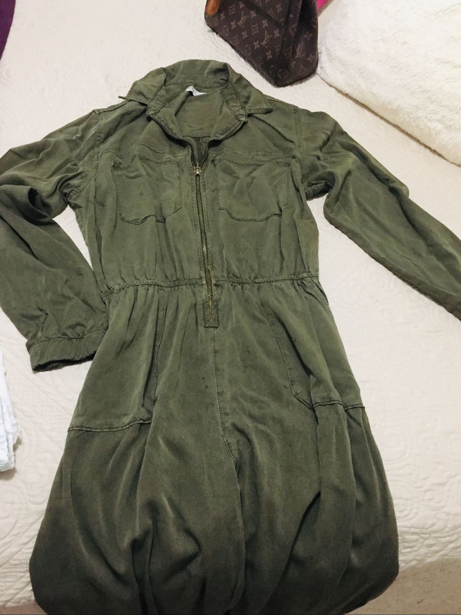 vestido verde militar renner