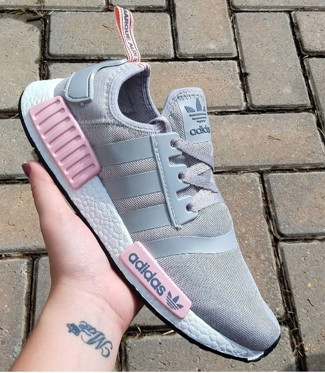 tenis adidas cinza e rosa nmd