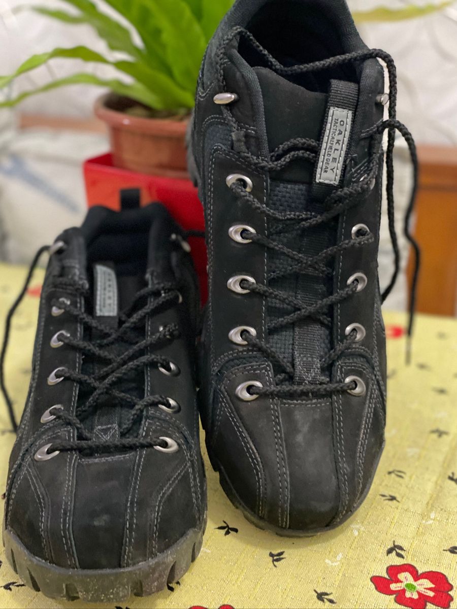 botinha da oakley cano baixo