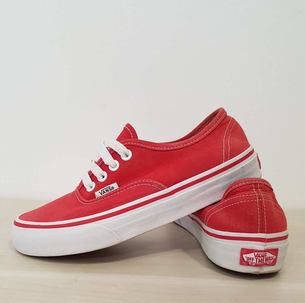 vans vermelho authentic