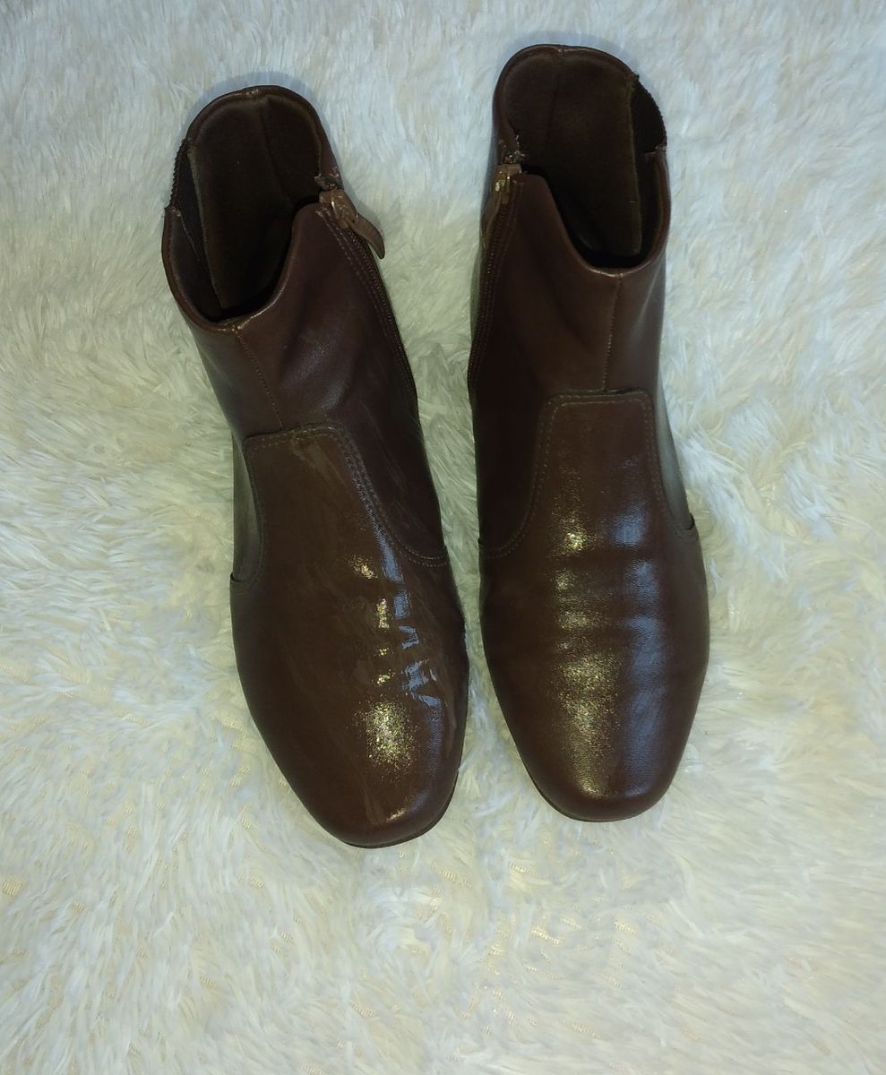 bota cano curto marron