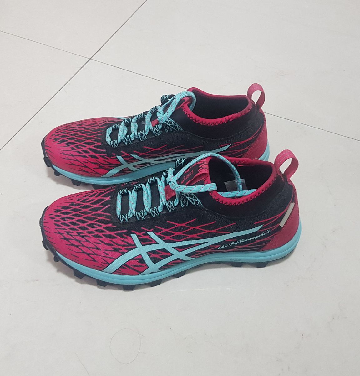 tenis asics para trilha feminino