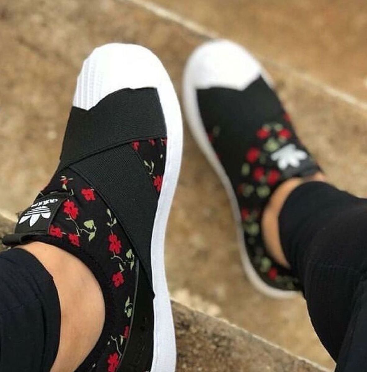 tenis florido adidas