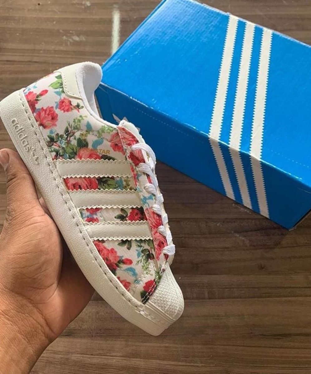 tenis adidas floral