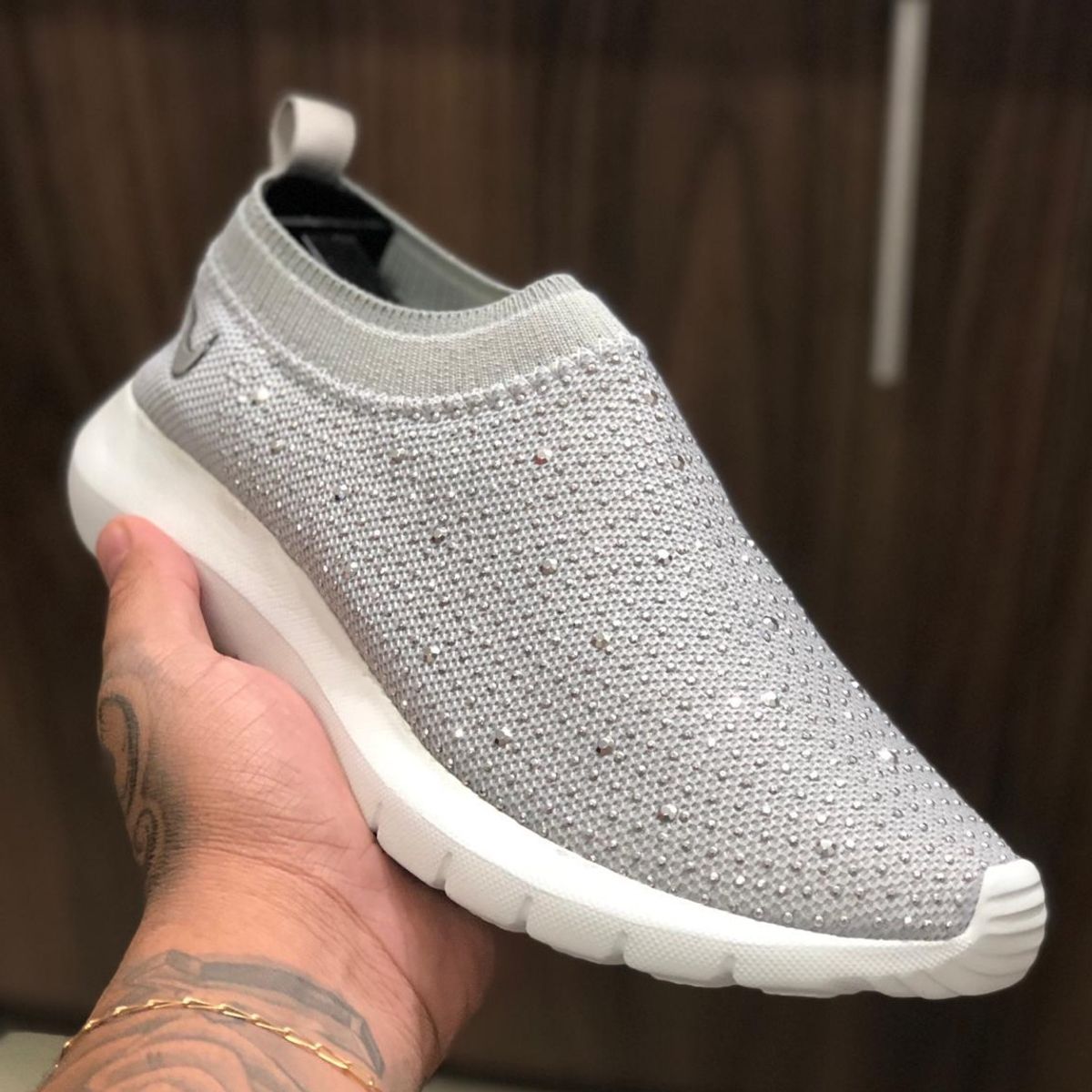 tenis vizzano brilhoso