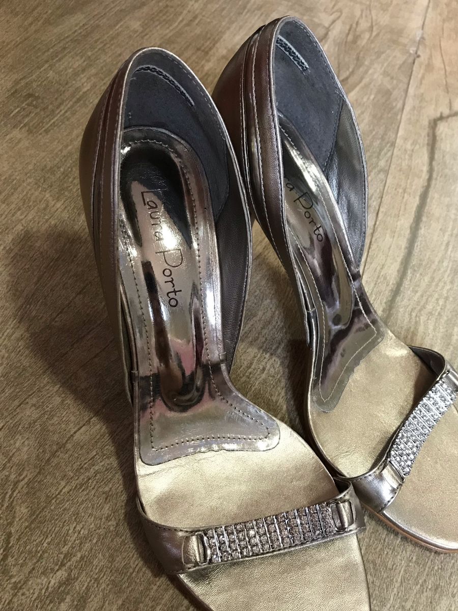 sandalia prata velha para festa