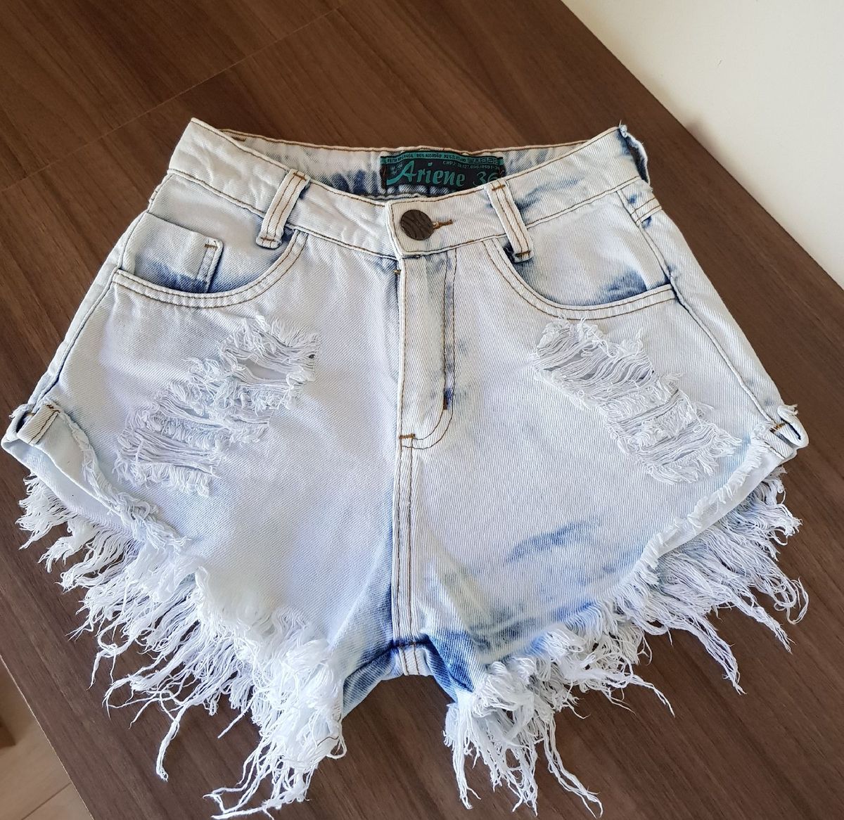 short feminino desfiado