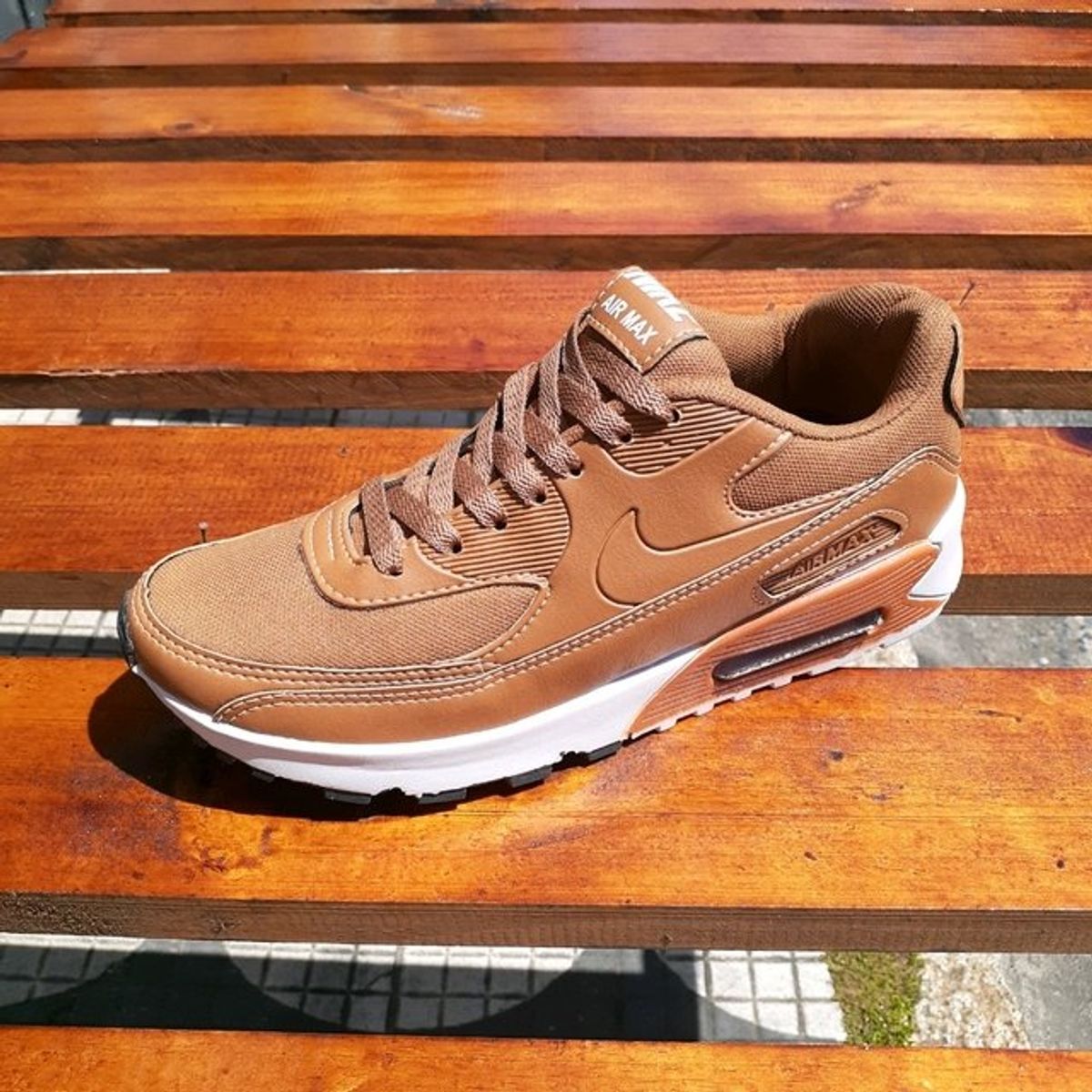 air max 90 marrom e branco