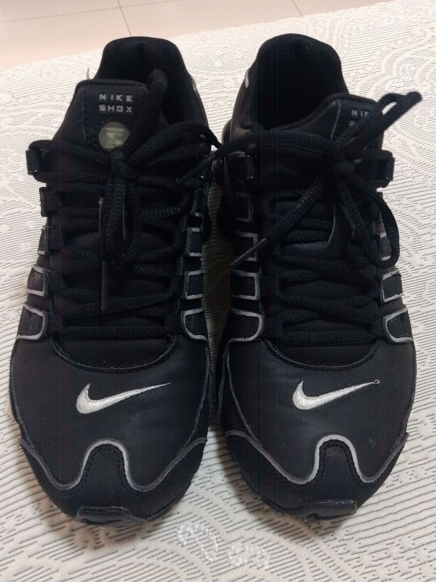 nike shox couro