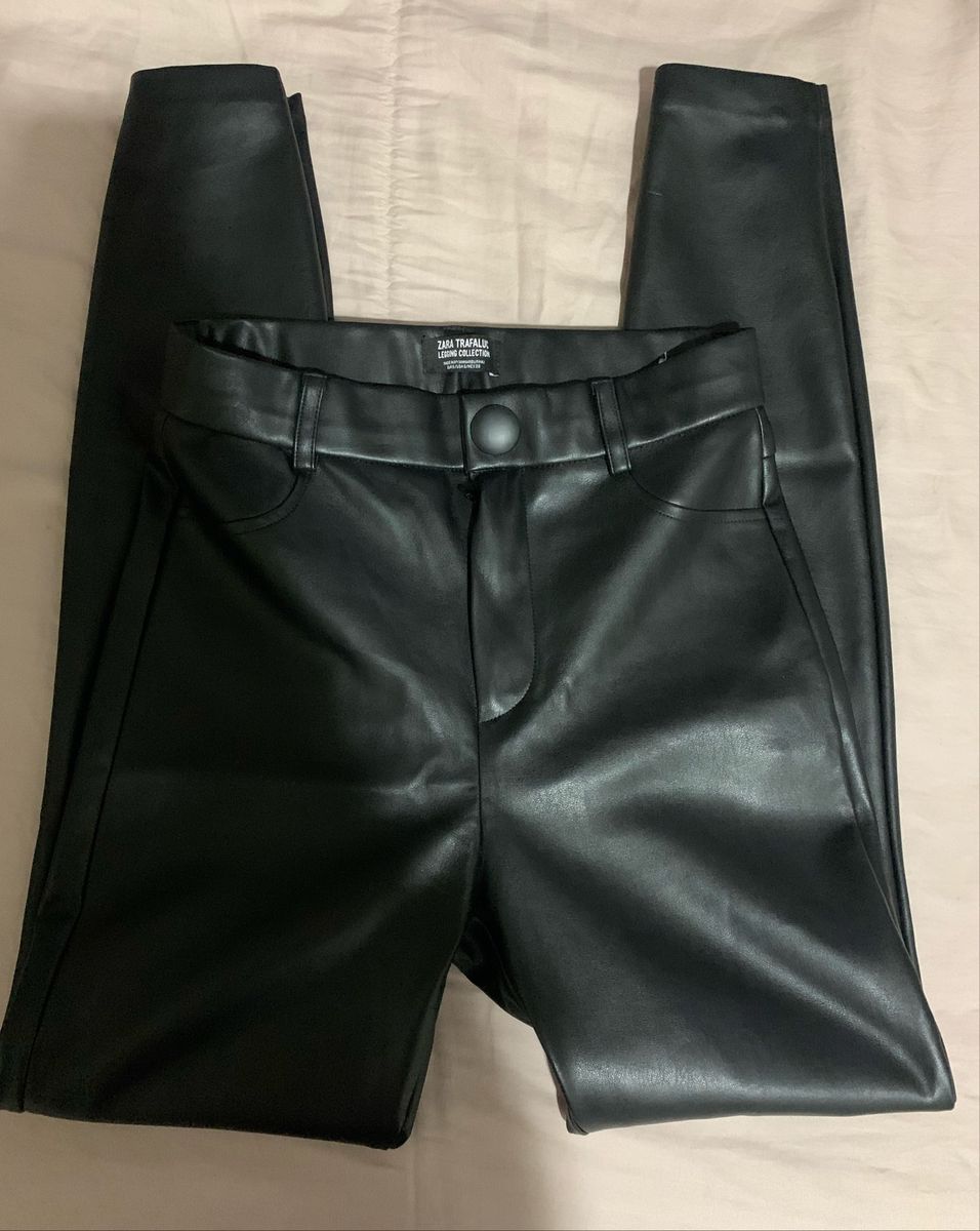 calça de couro feminina zara