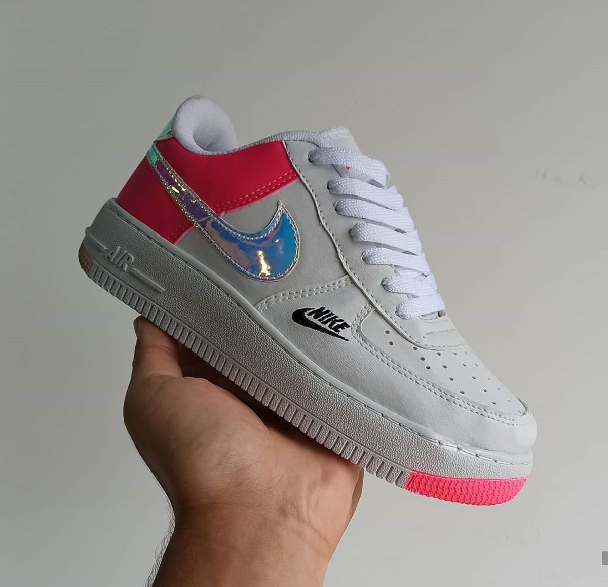 tenis nike holografico