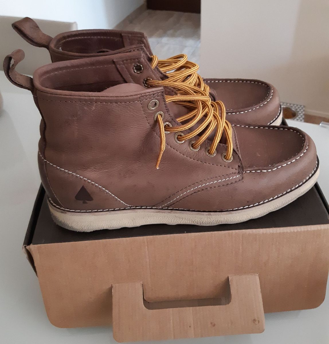 botas moc toe