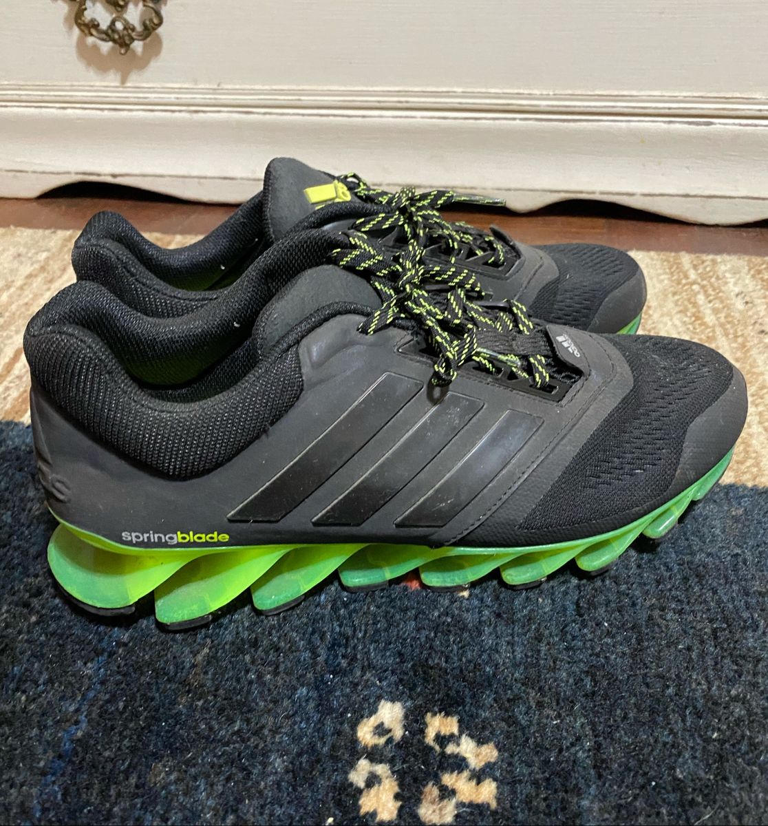 springblade preto com verde