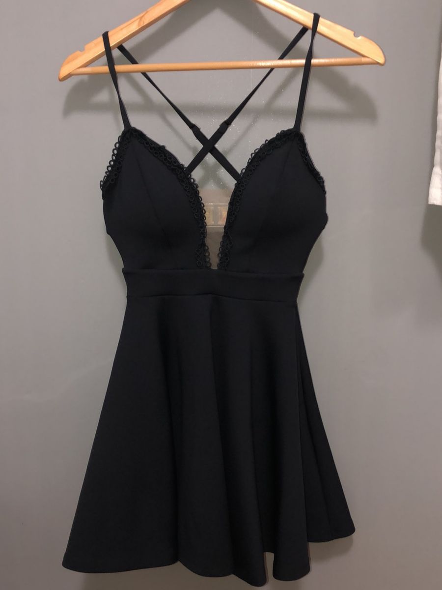 vestido preto de alcinha rodado