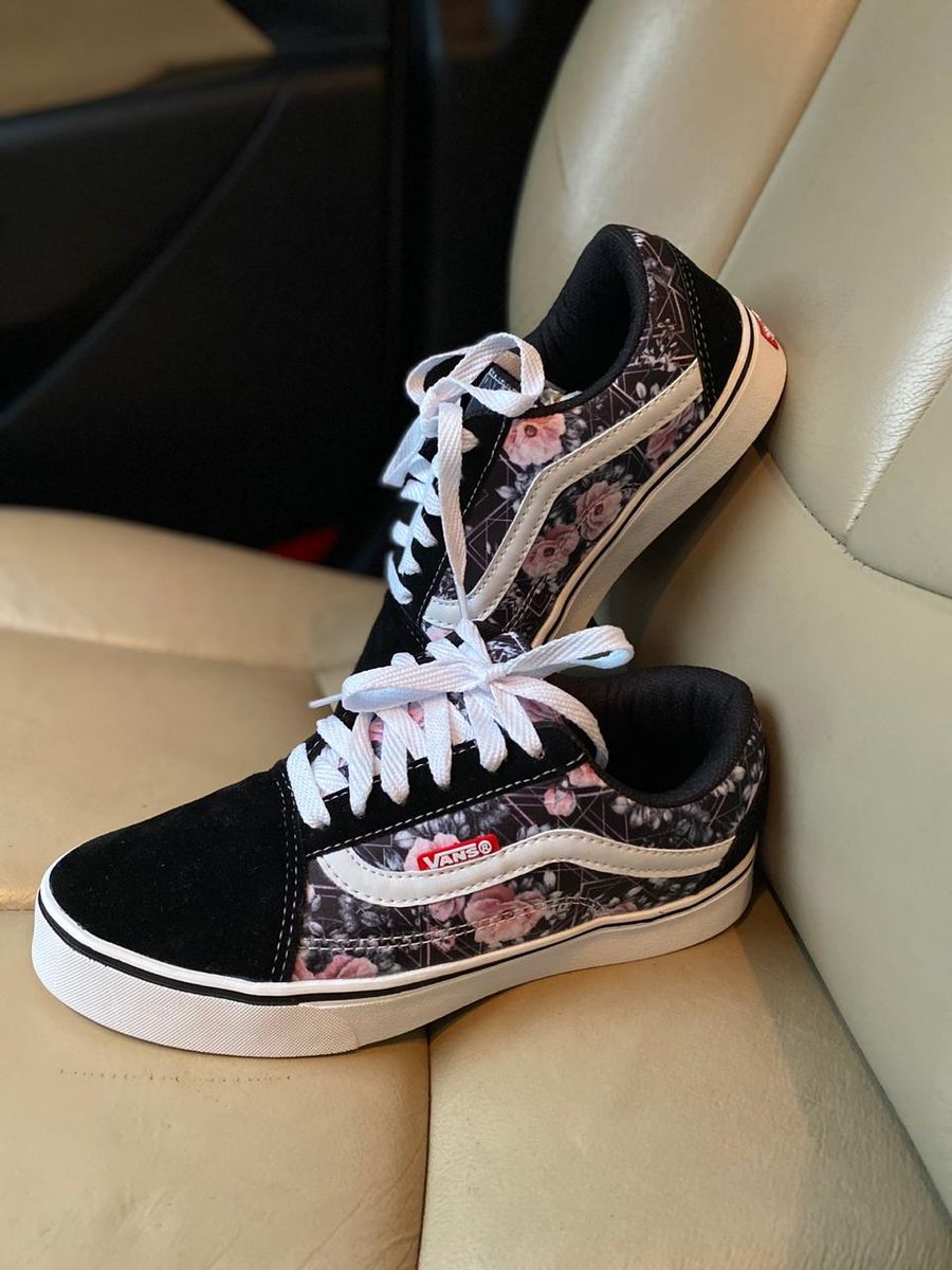 vans feminino preto com flores