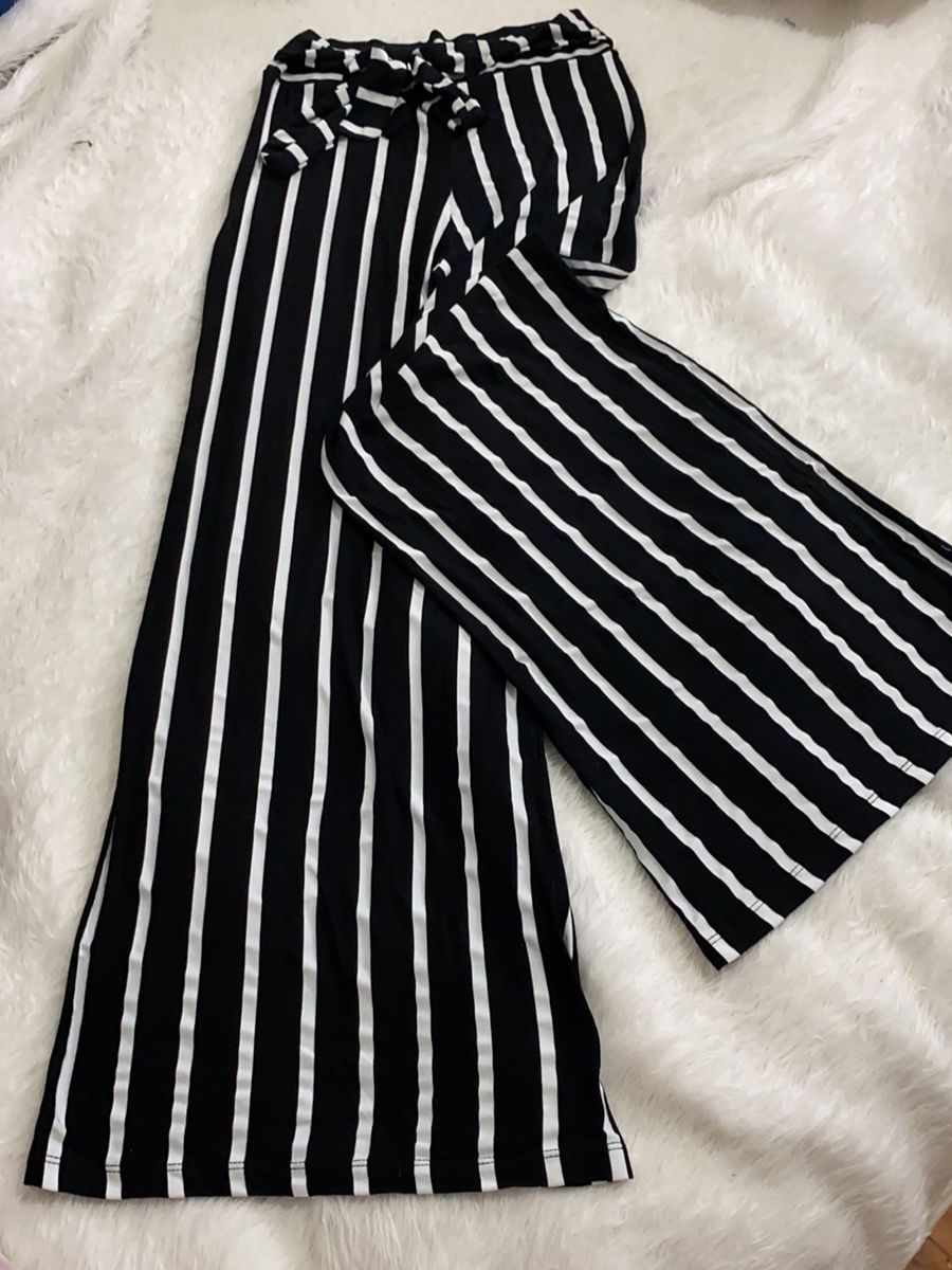 calça pantalona preto e branco