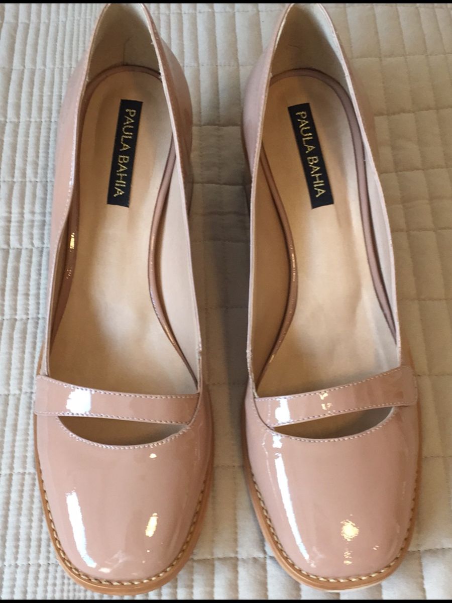 sapato nude salto quadrado