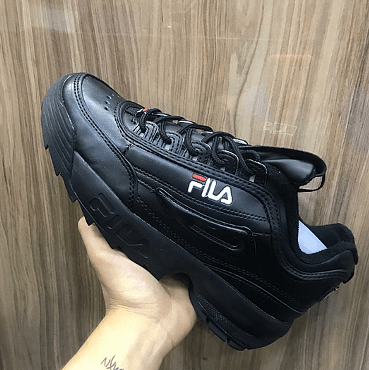 tenis fila em couro