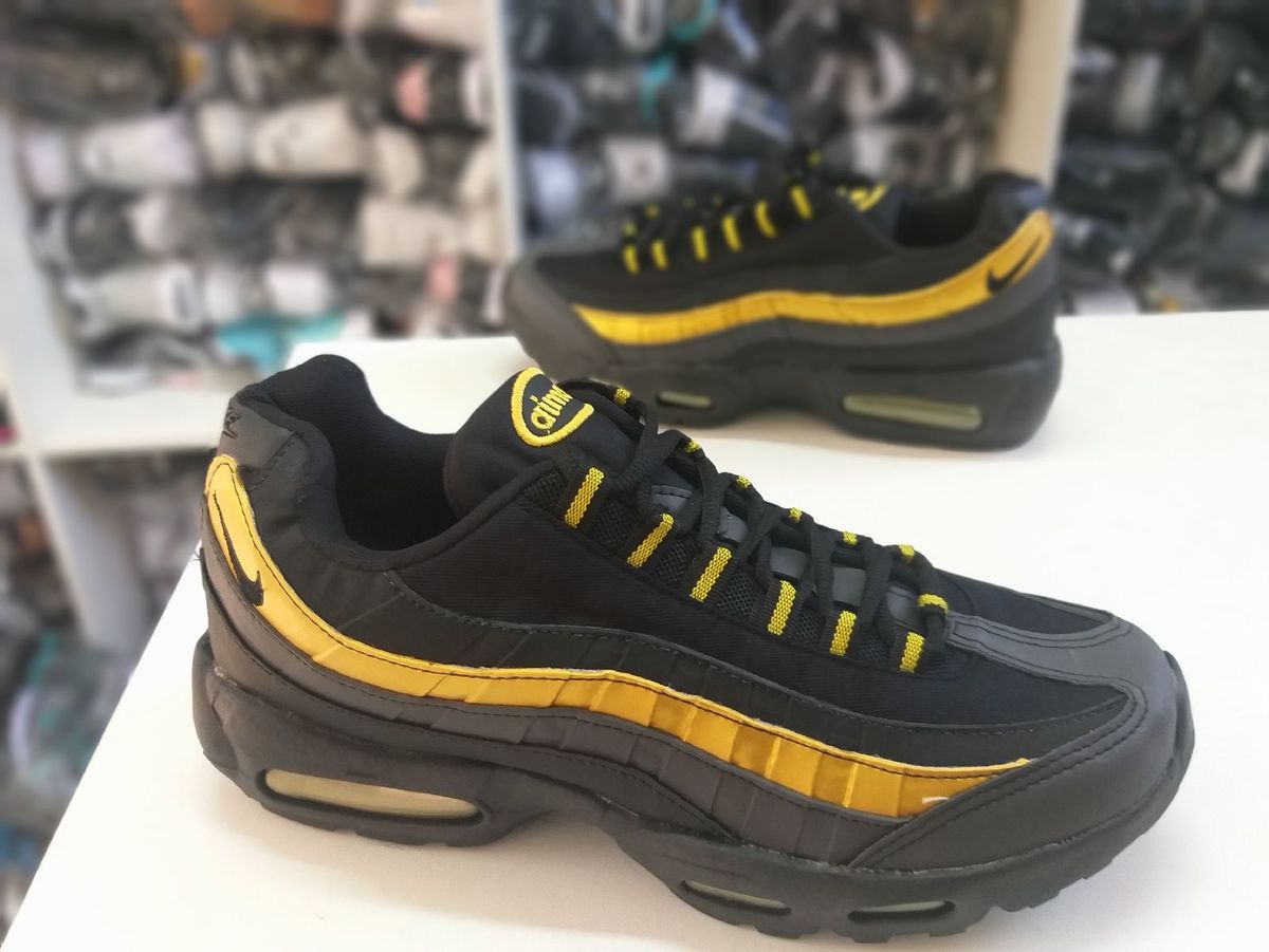 air max 95 preto e dourado