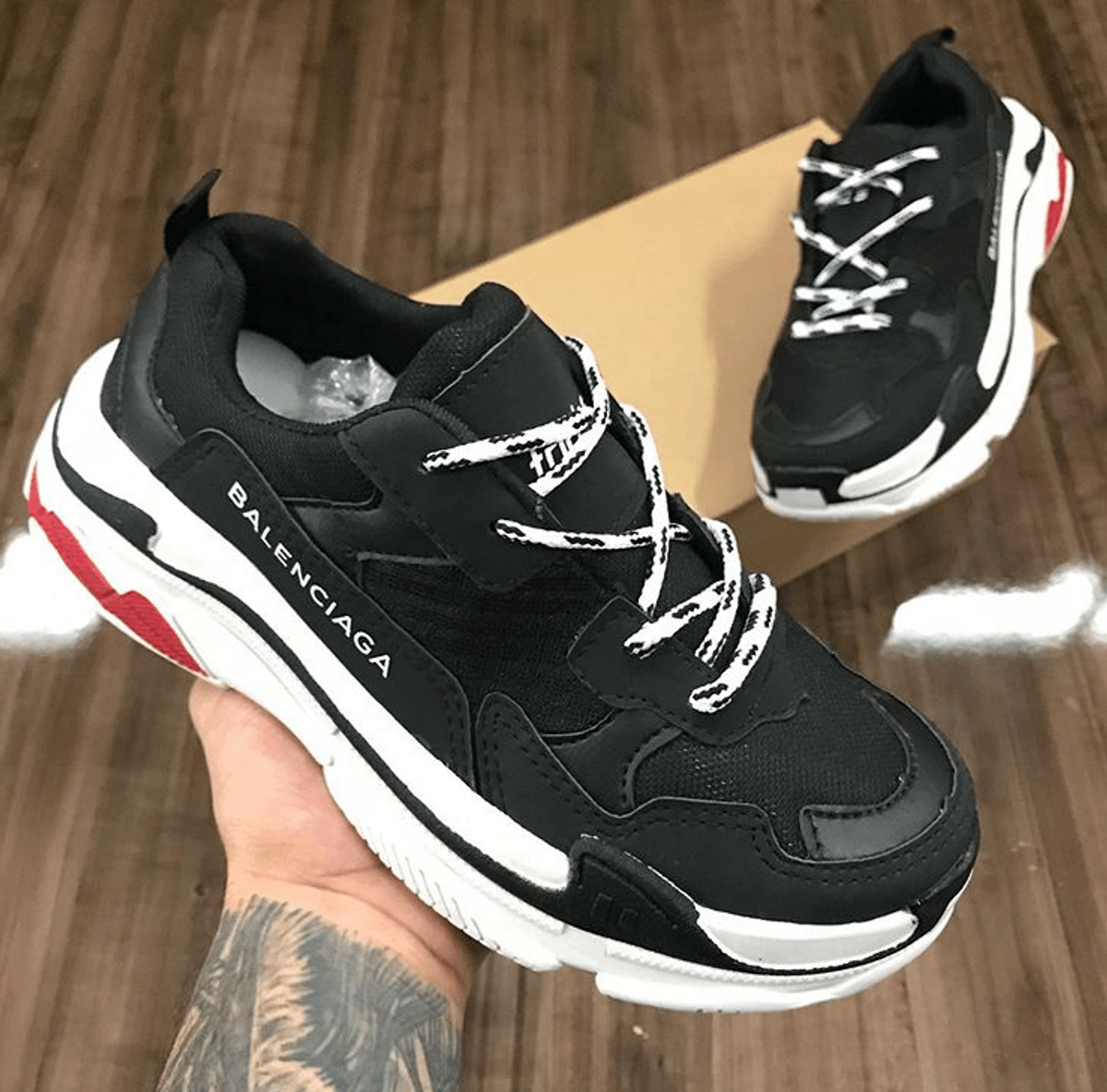 tenis balenciaga triple s feminino