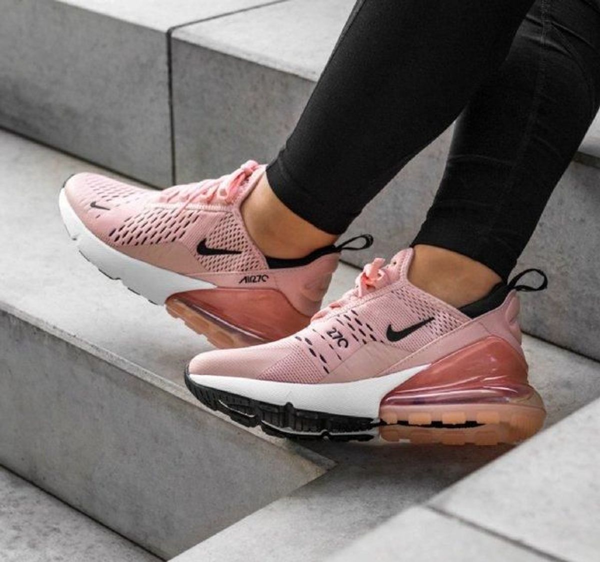 tênis nike feminino nude