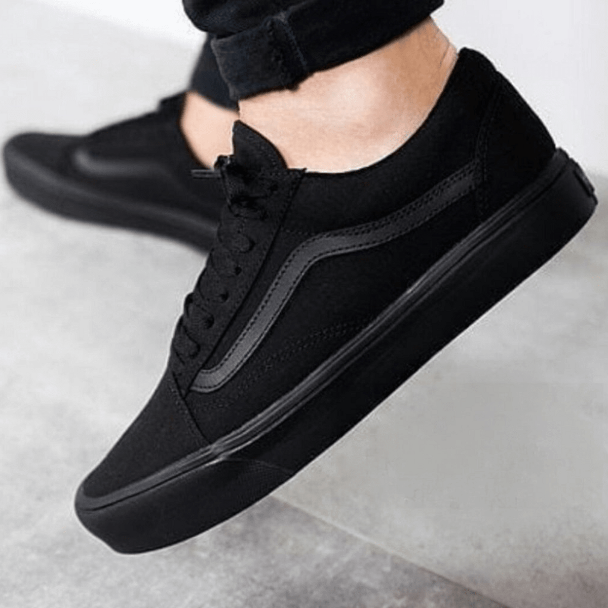 tenis totalmente preto feminino