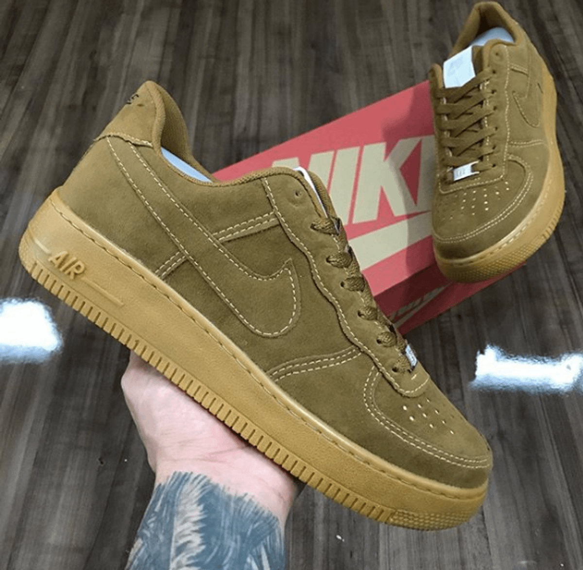 tenis nike air force marrom