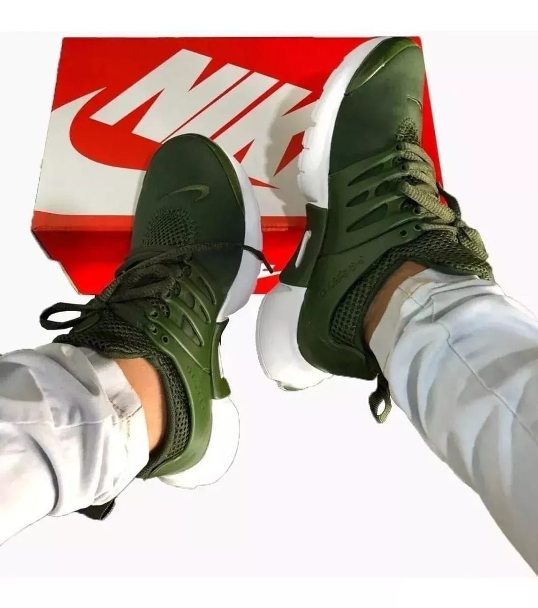 nike feminino verde militar