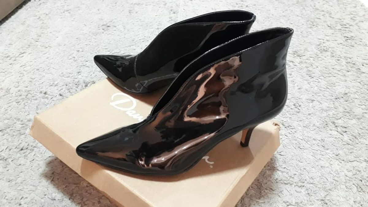 sapato envernizado feminino