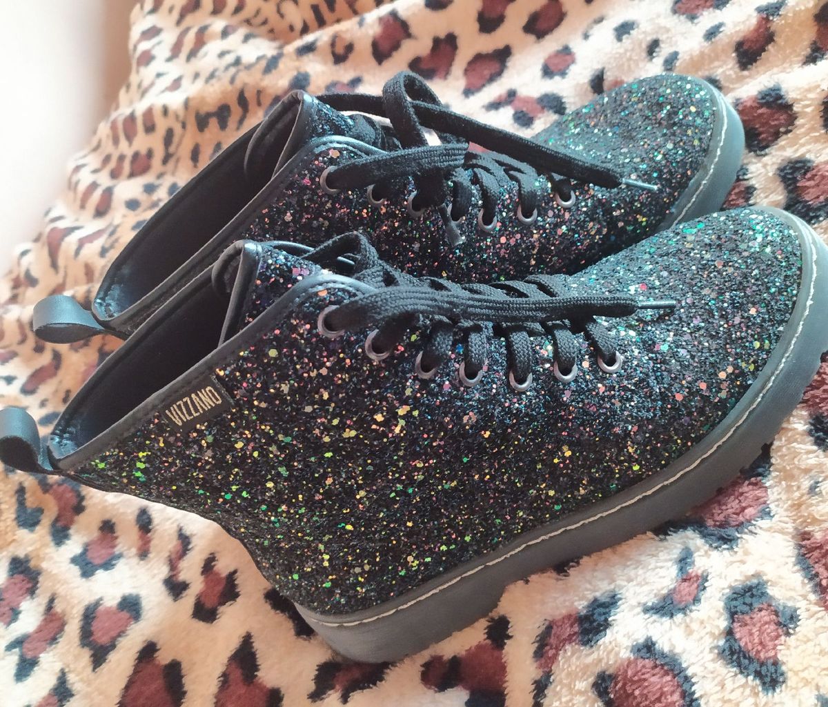 bota de glitter vizzano