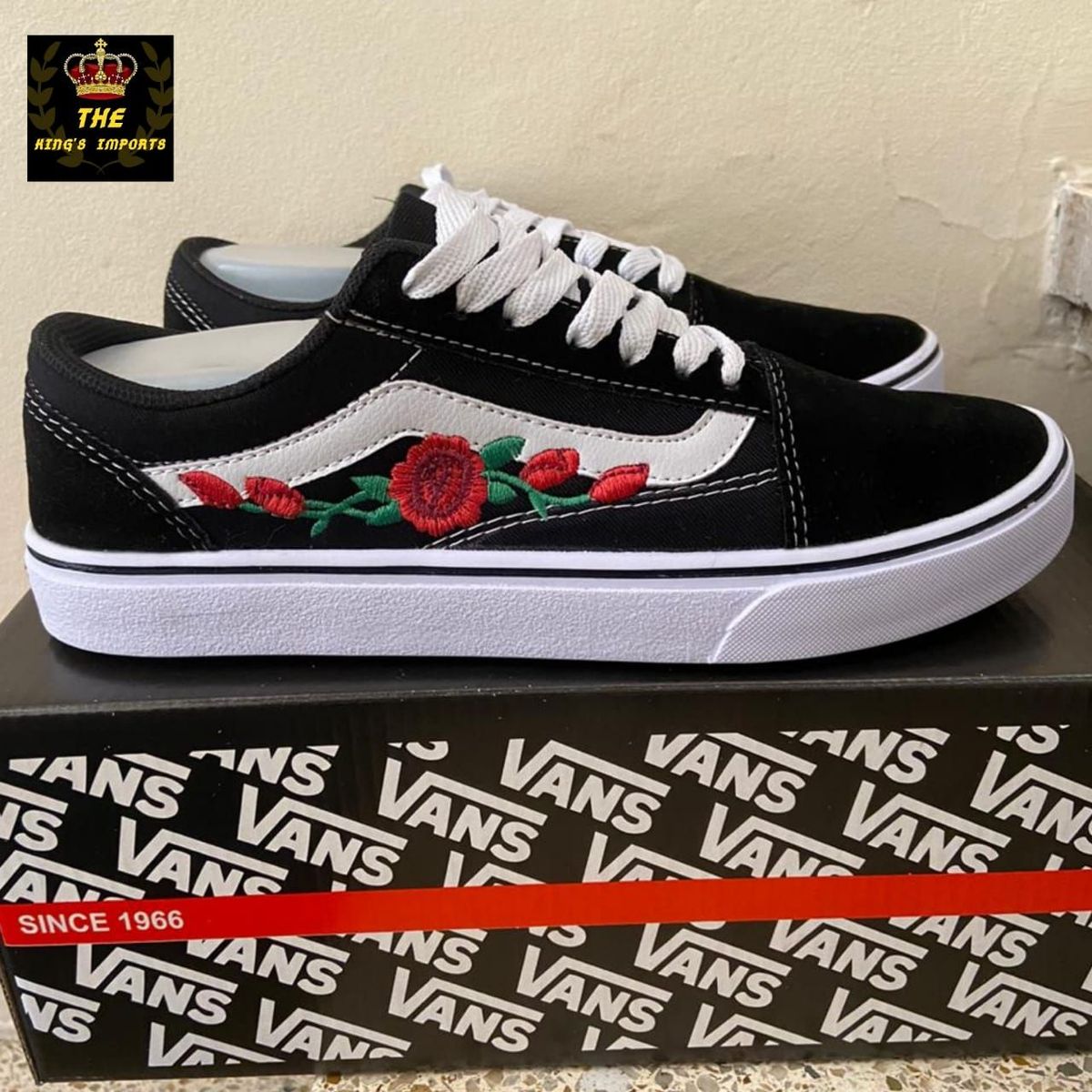 tenis vans com flor do lado