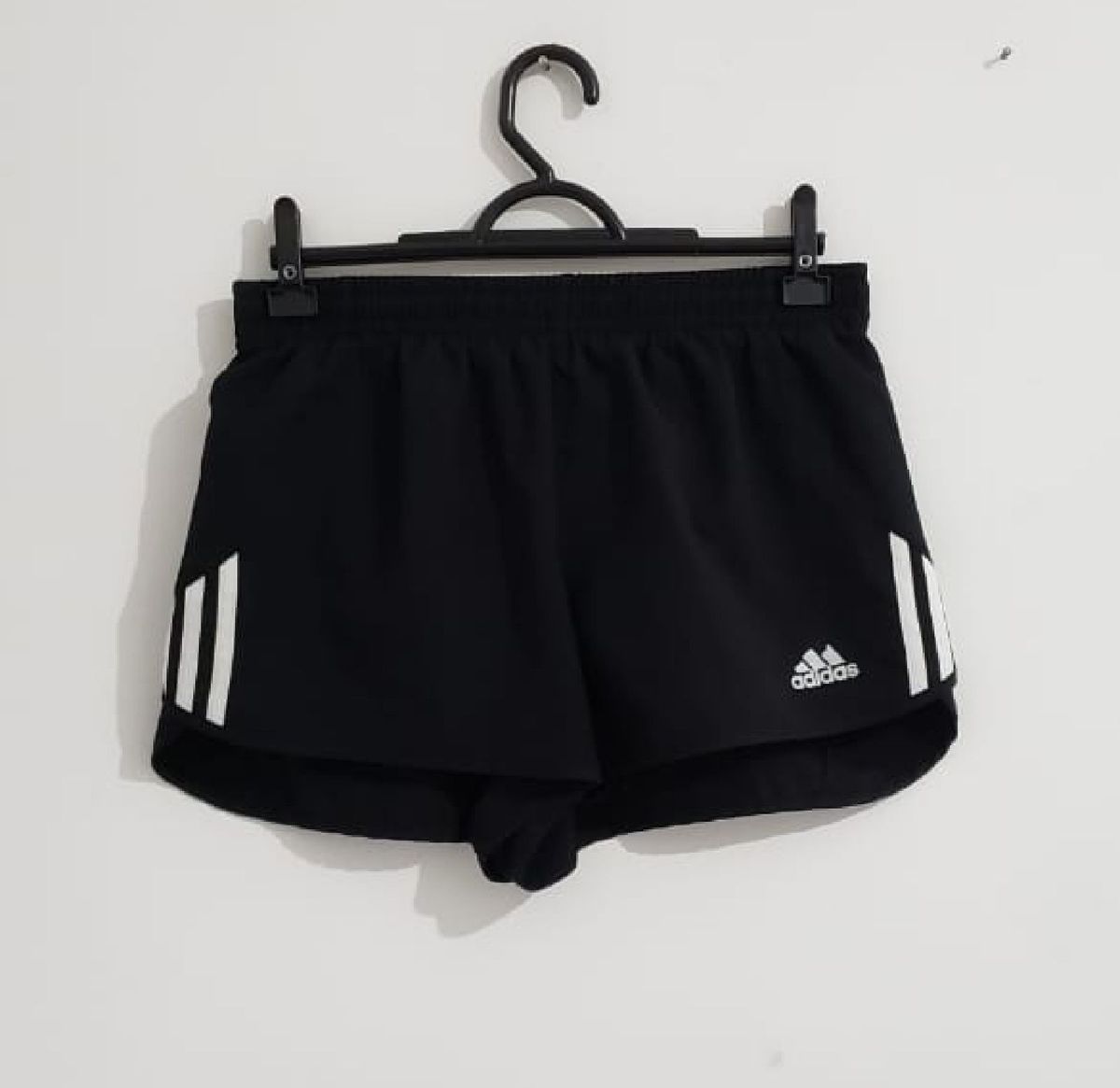 short tactel feminino adidas