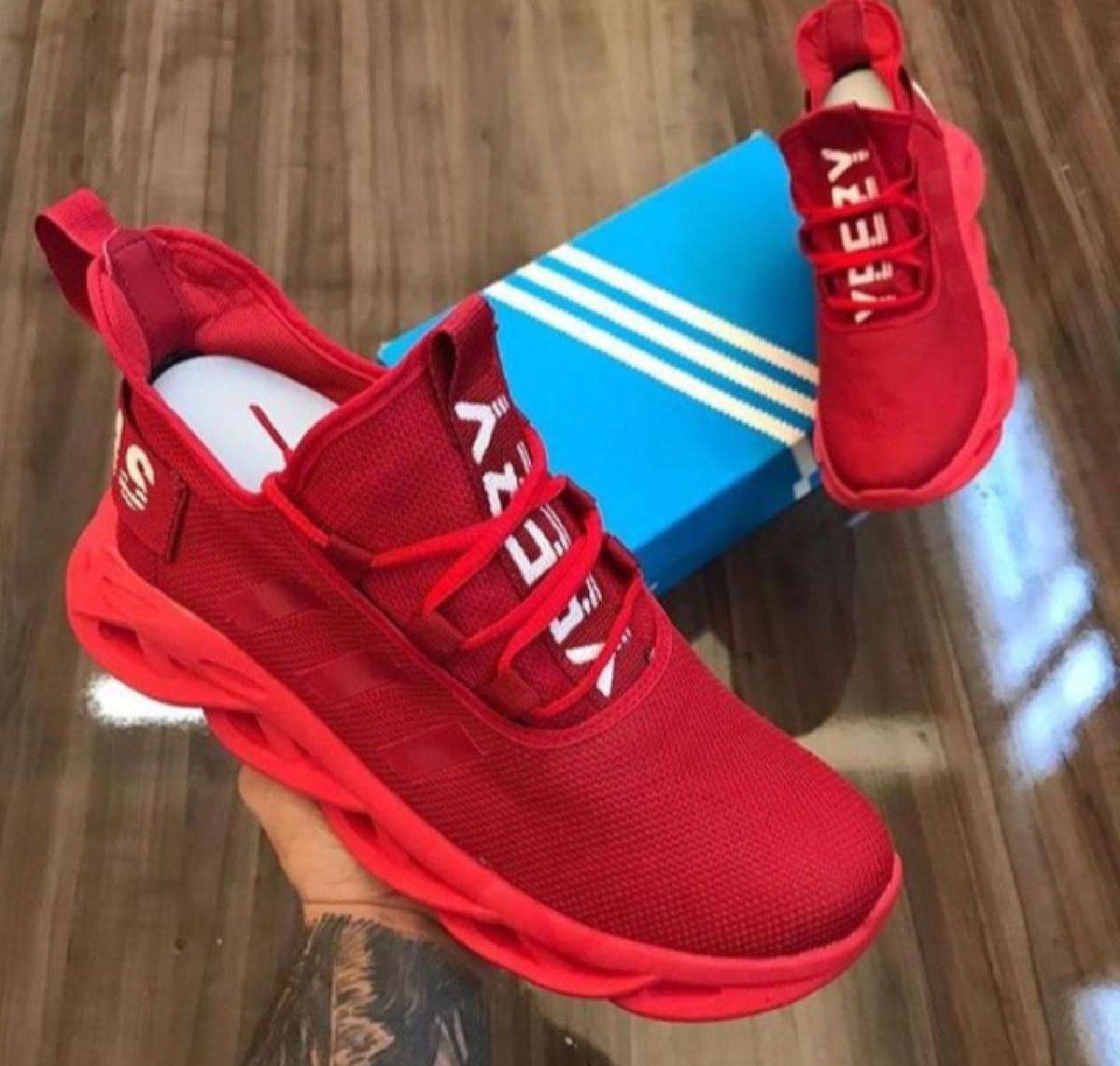 adidas yeezy vermelho