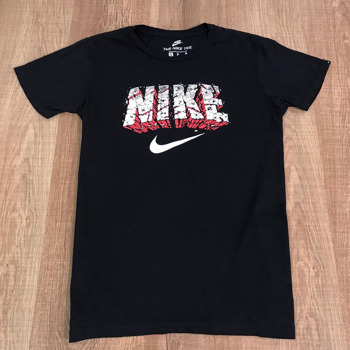 camiseta nike estampada