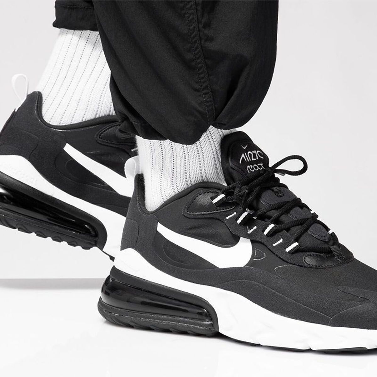 nike air max 270 preto e branco