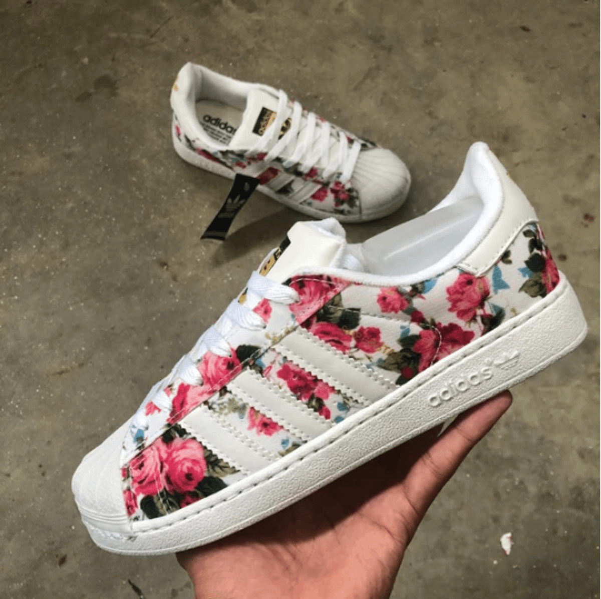 adidas superstar feminino floral