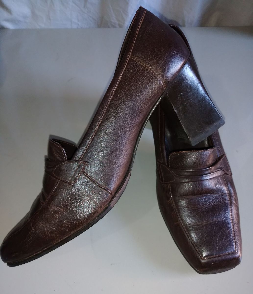 novo couro sapatos