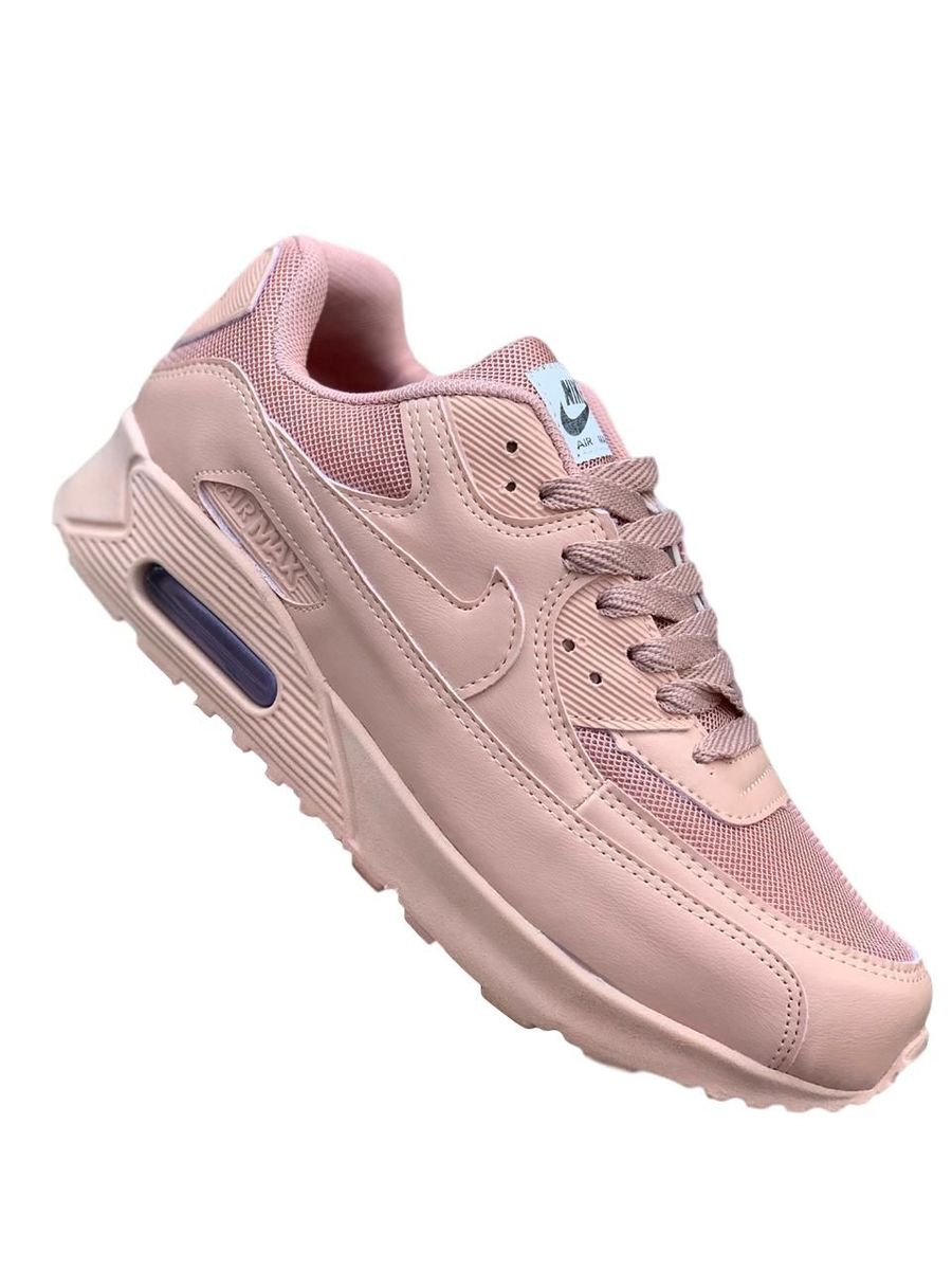 tenis nike com n do lado